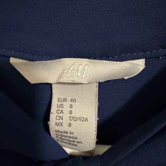 H&M Deep Blue Garment - Picture 3 of 4